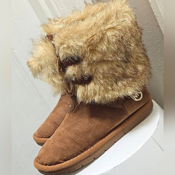 Michael Kors Alyona-T Faux Fur Brown Chestnut Snow boot Size 4 🌴✌️ - Picture 1 of 10